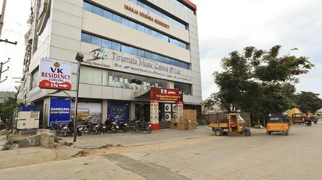 V.K.Residency Hotell Tirupati Exteriör bild