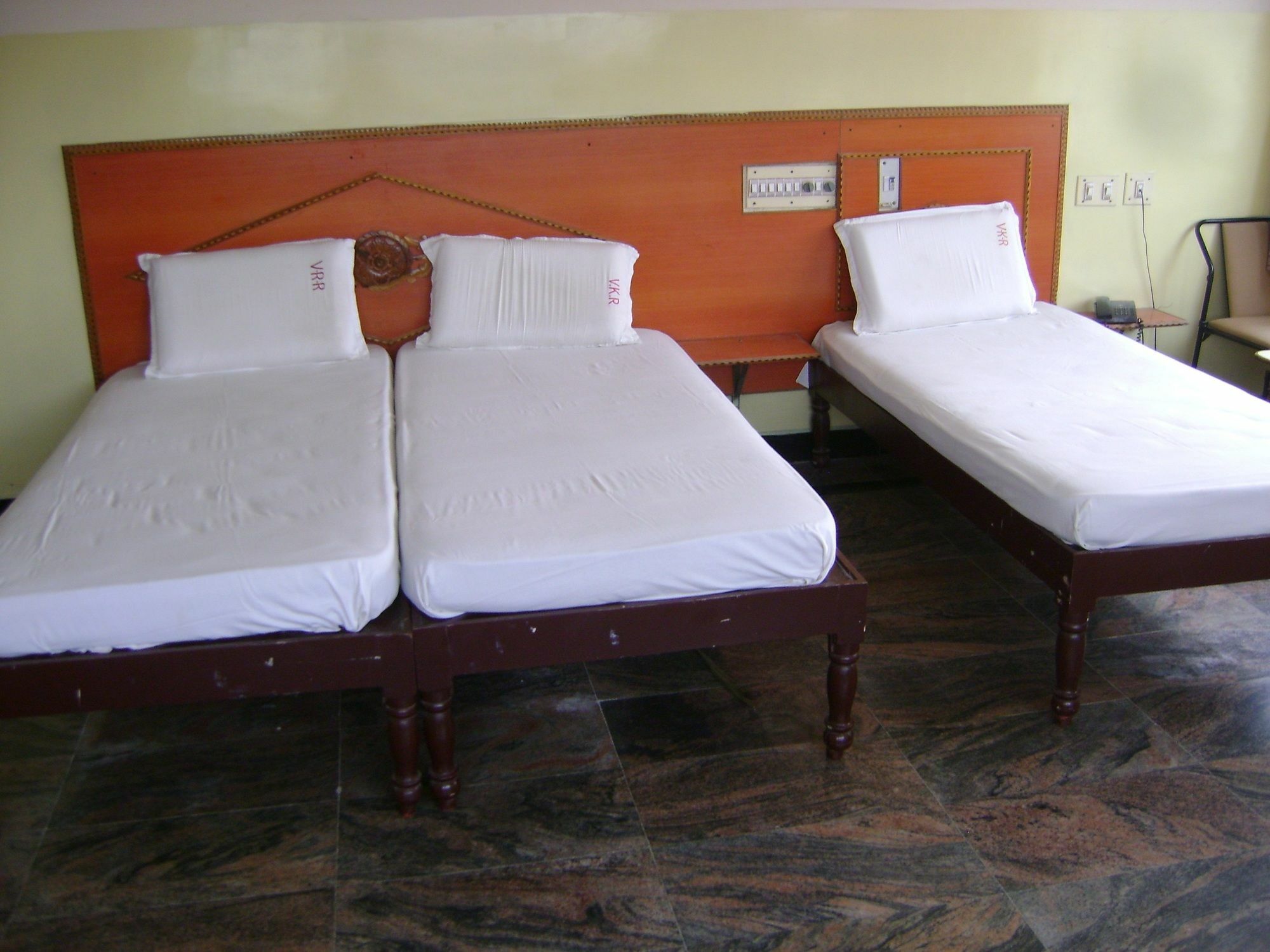 V.K.Residency Hotell Tirupati Exteriör bild