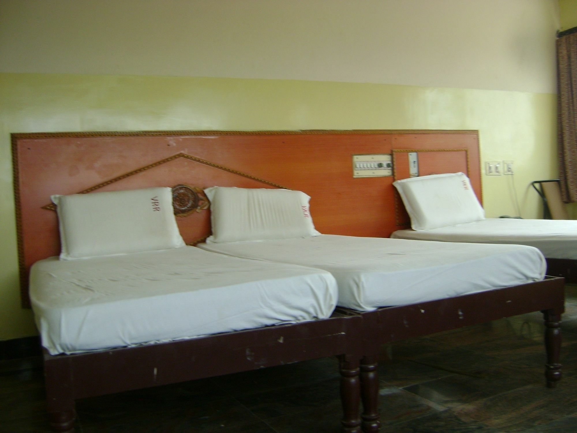 V.K.Residency Hotell Tirupati Exteriör bild